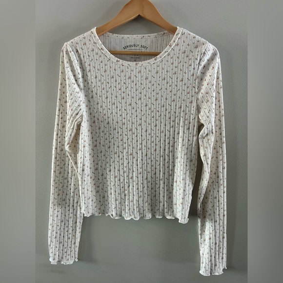 Aeropostale Tops - Aeropostale Cropped White Floral Long Sleeve Top with curl hem